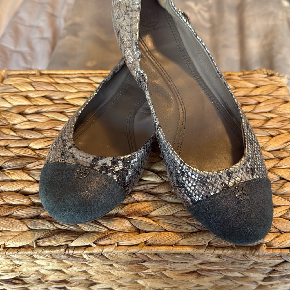 Tory Burch size 9 snakeskin flat
